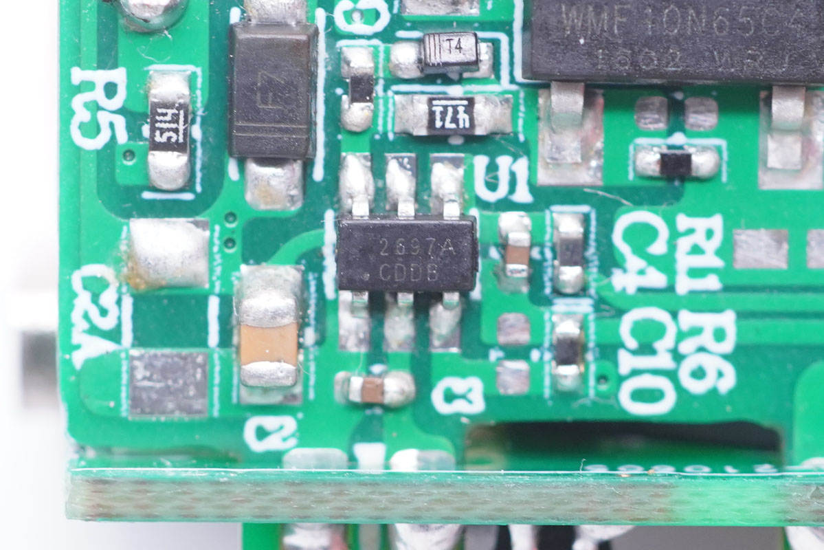 拆解報(bào)告：華科生迷你33W快充充電器-充電頭網(wǎng)