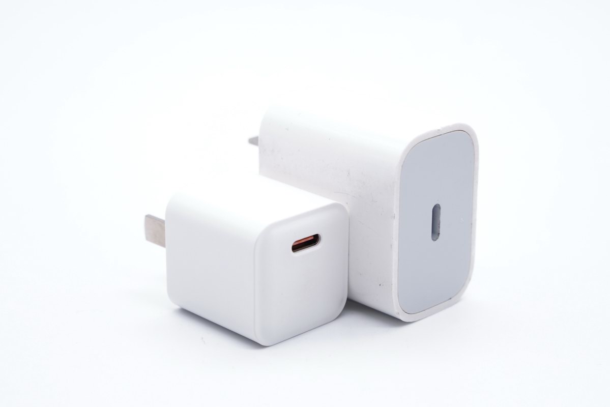 華科生推出兩款20W迷你充電器，適合不同群體需求-充電頭網(wǎng)
