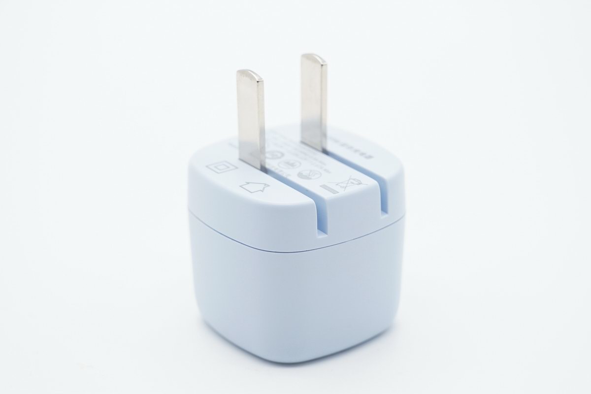 華科生推出20W迷你充，小巧便攜，適配iPhone系列使用-充電頭網(wǎng)