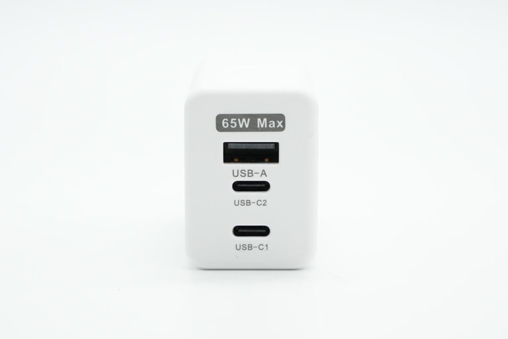 拆解報告：HKS華科生65W 2C1A快充充電器-充電頭網(wǎng)