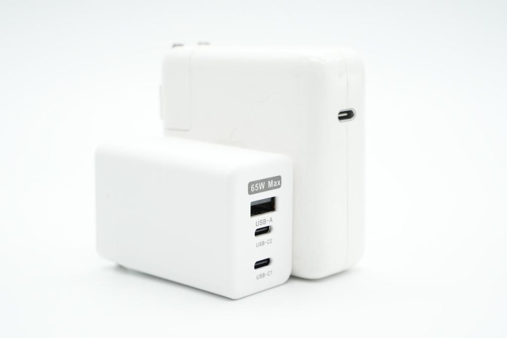 拆解報告：HKS華科生65W 2C1A快充充電器-充電頭網(wǎng)