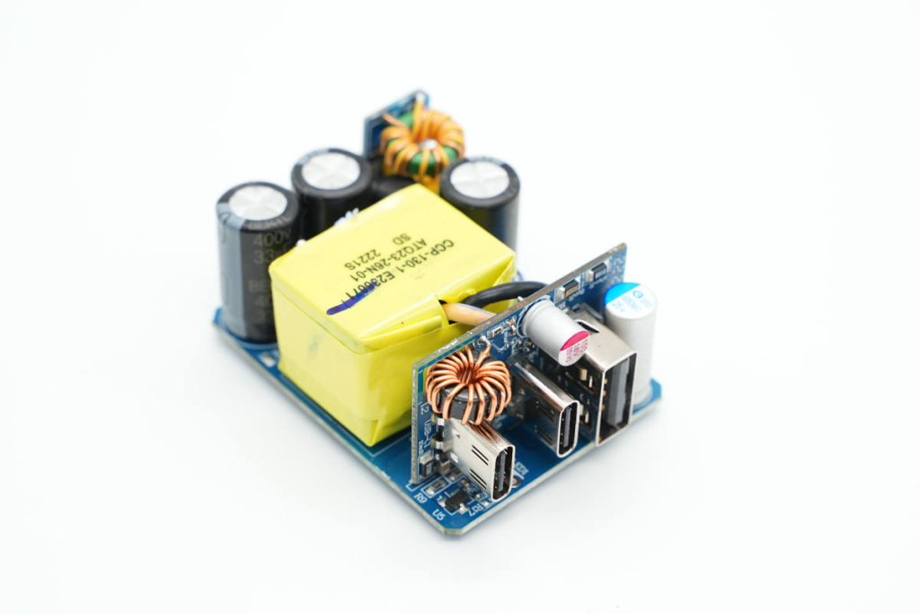 拆解報告：HKS華科生65W 2C1A快充充電器-充電頭網(wǎng)