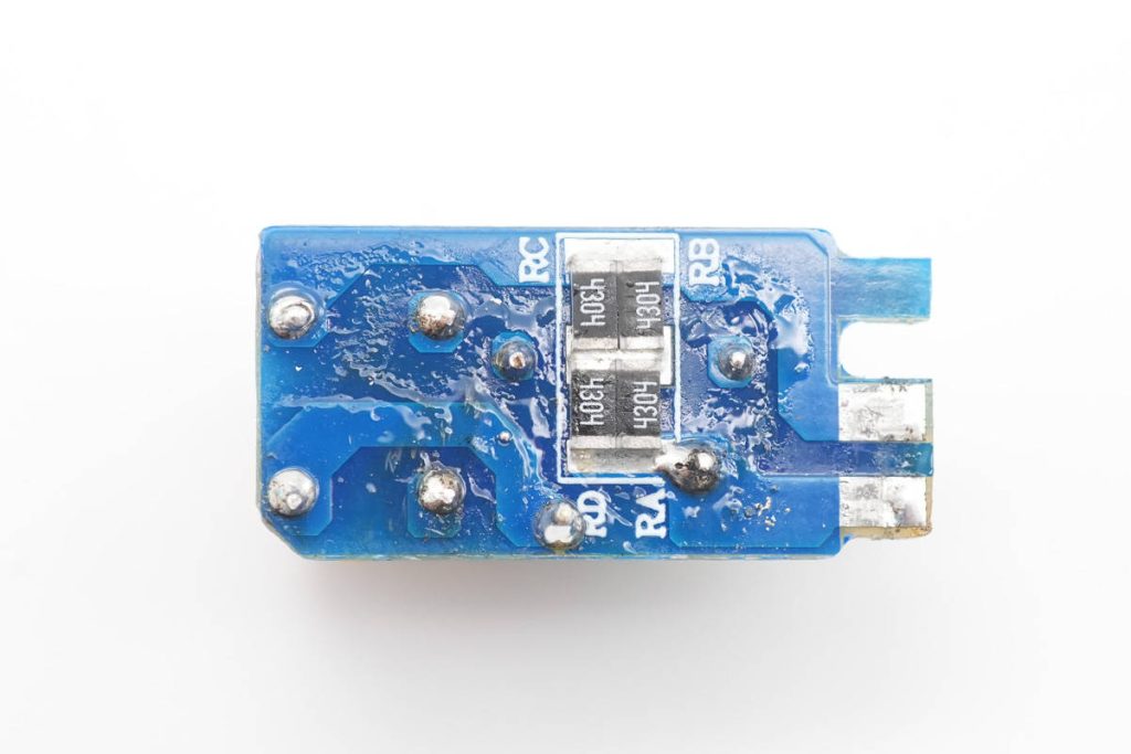 拆解報告：HKS華科生65W 2C1A快充充電器-充電頭網(wǎng)