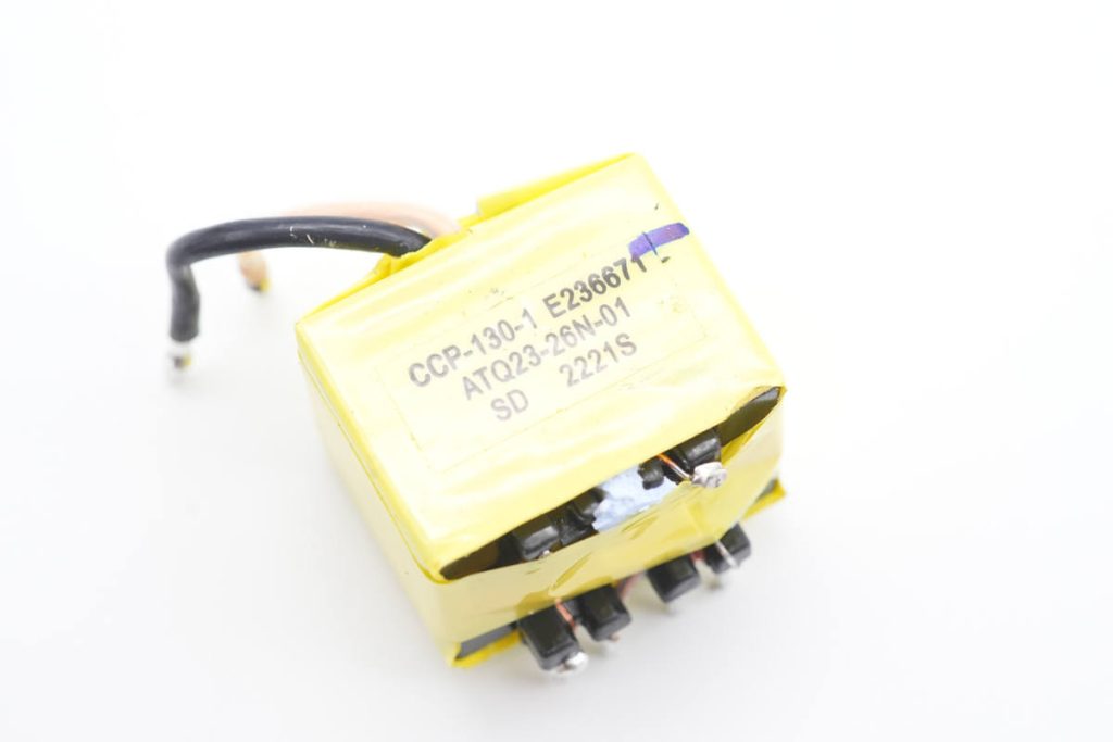 拆解報告：HKS華科生65W 2C1A快充充電器-充電頭網(wǎng)