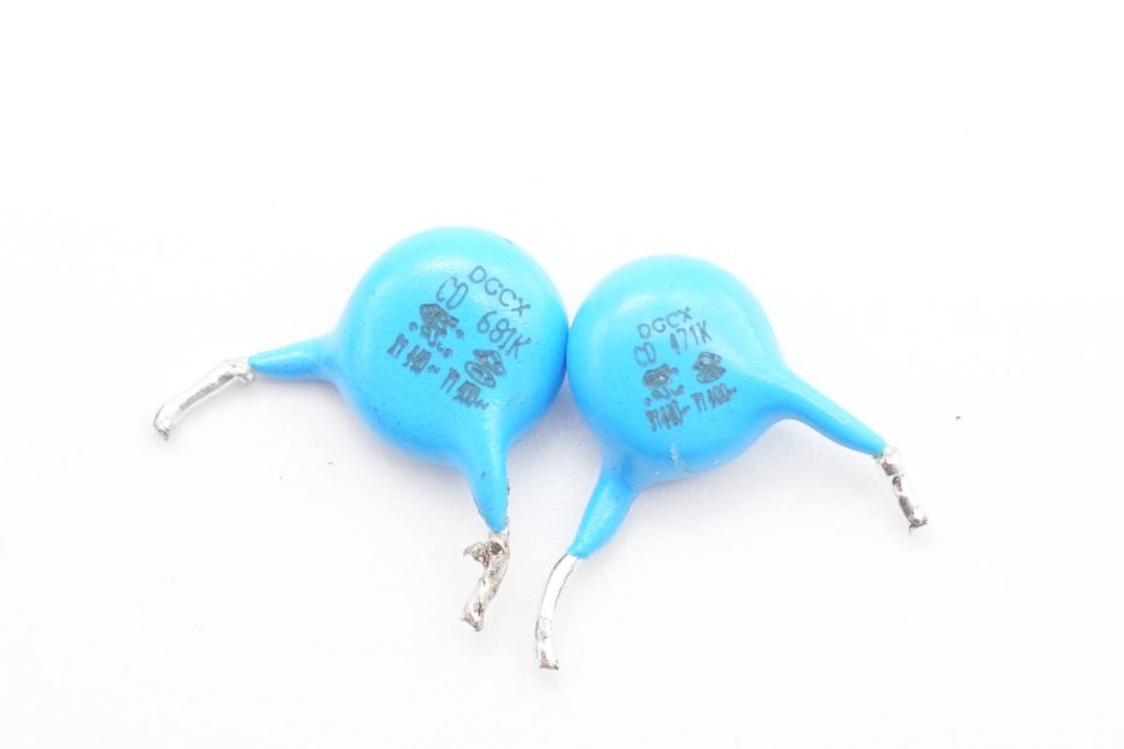 拆解報告：HKS華科生65W 2C1A快充充電器-充電頭網(wǎng)