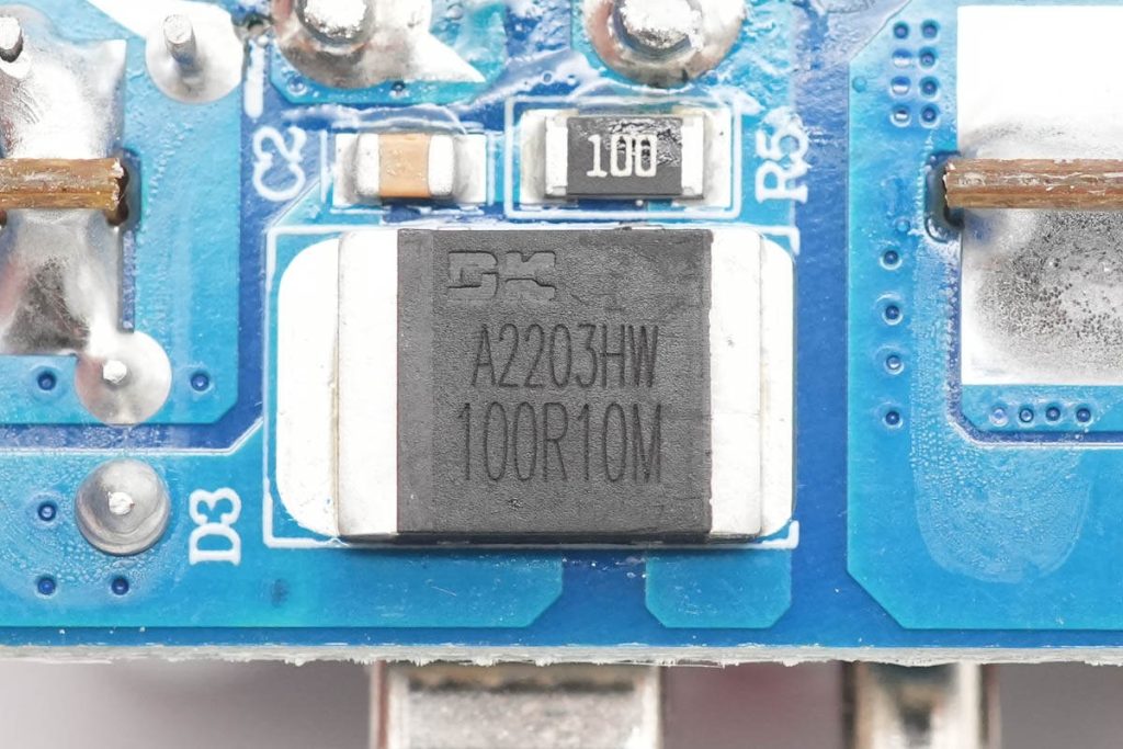 拆解報告：HKS華科生65W 2C1A快充充電器-充電頭網(wǎng)