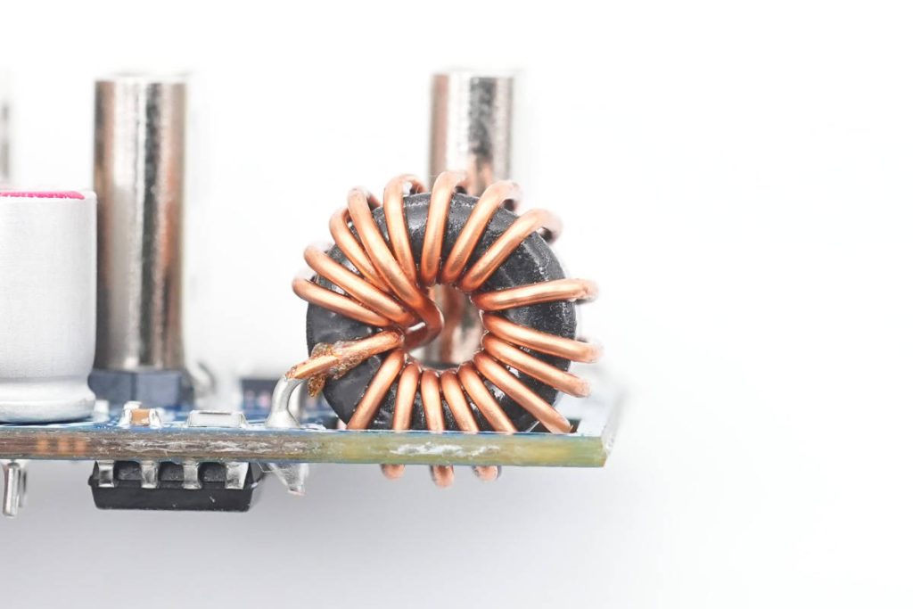 拆解報告：HKS華科生65W 2C1A快充充電器-充電頭網(wǎng)