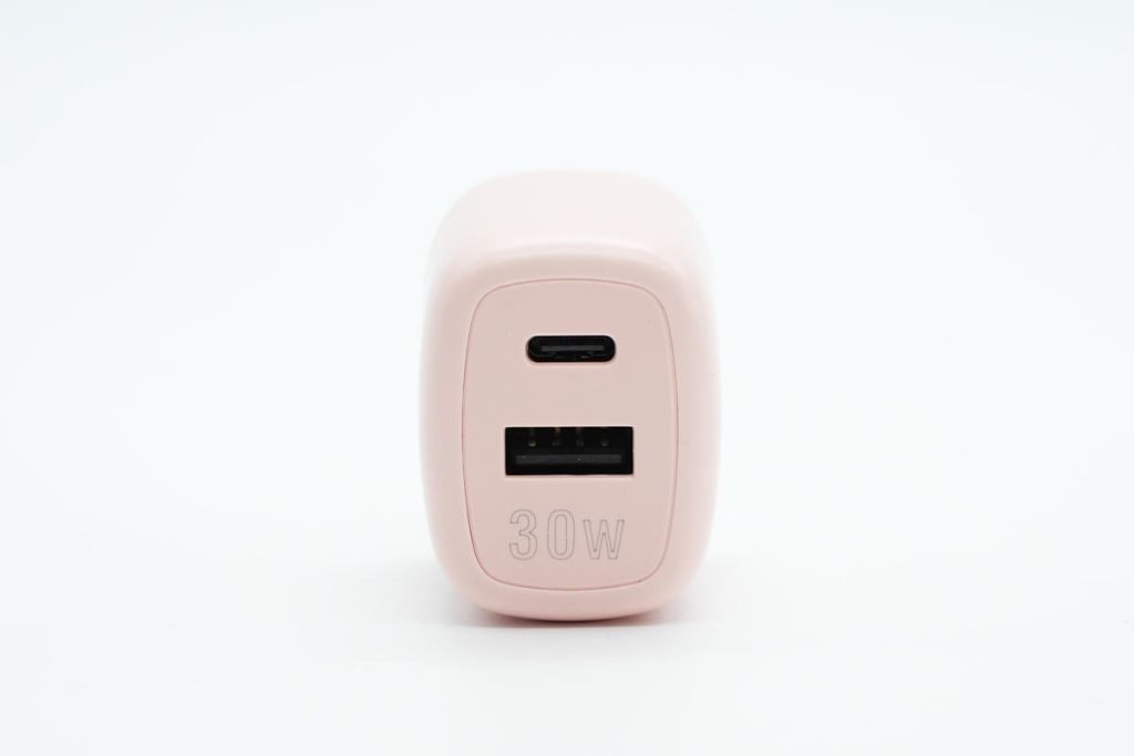 拆解報告：HKS華科生30W 1A1C氮化鎵充電器-充電頭網(wǎng)