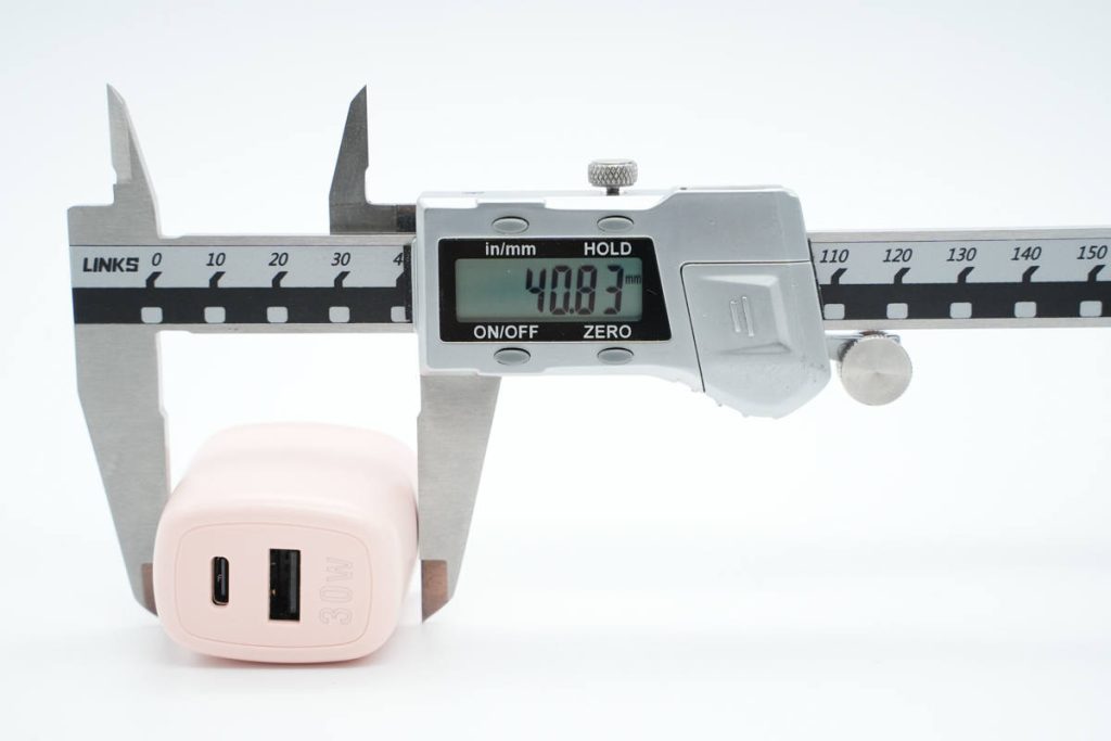 拆解報告：HKS華科生30W 1A1C氮化鎵充電器-充電頭網(wǎng)