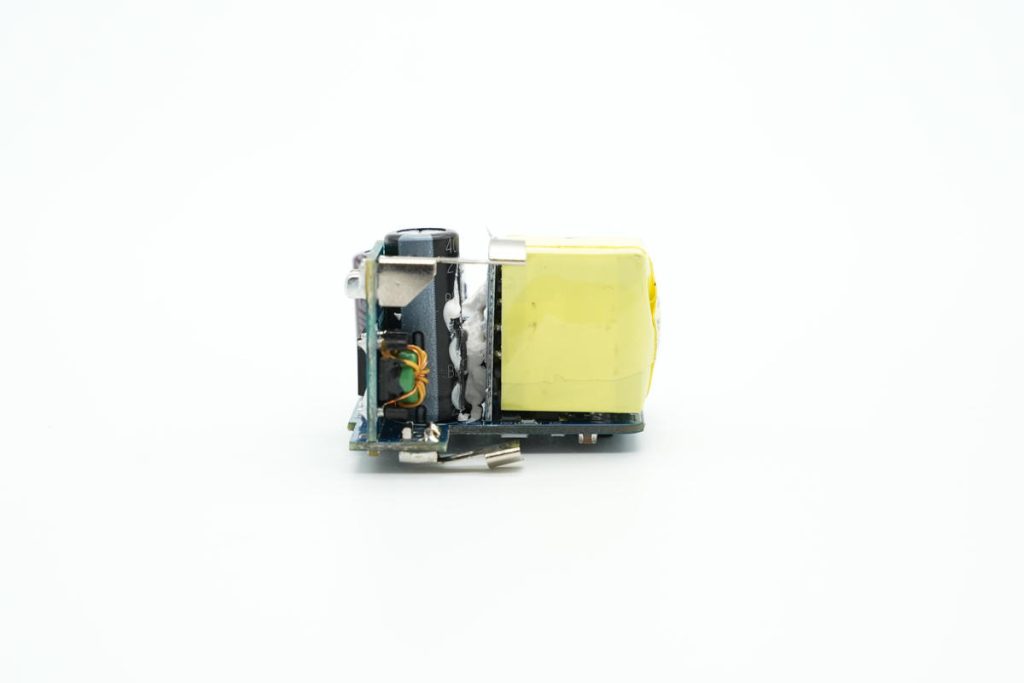 拆解報告：HKS華科生30W 1A1C氮化鎵充電器-充電頭網(wǎng)