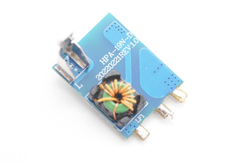 拆解報告：HKS華科生30W 1A1C氮化鎵充電器-充電頭網(wǎng)