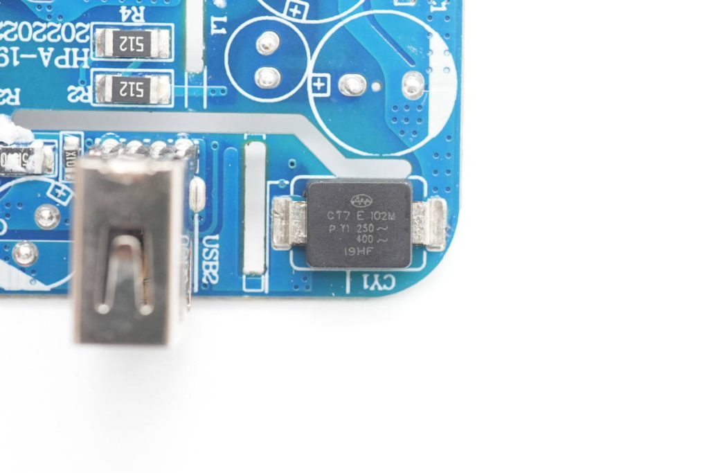 拆解報告：HKS華科生30W 1A1C氮化鎵充電器-充電頭網(wǎng)
