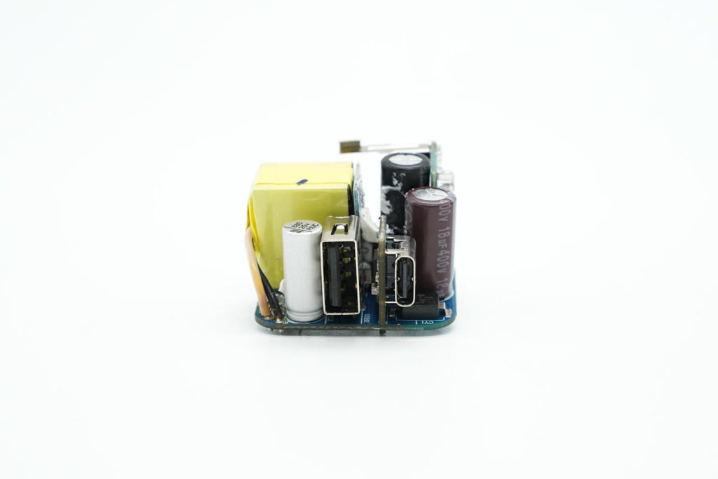 拆解報告：HKS華科生30W 1A1C氮化鎵充電器-充電頭網(wǎng)