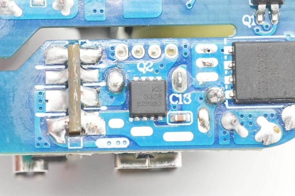 拆解報告：HKS華科生30W 1A1C氮化鎵充電器-充電頭網(wǎng)