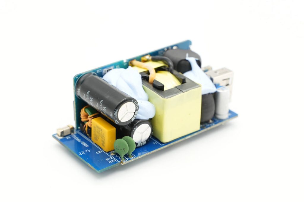 拆解報(bào)告：HKS華科生65W 2C1A氮化鎵快充充電器-充電頭網(wǎng)