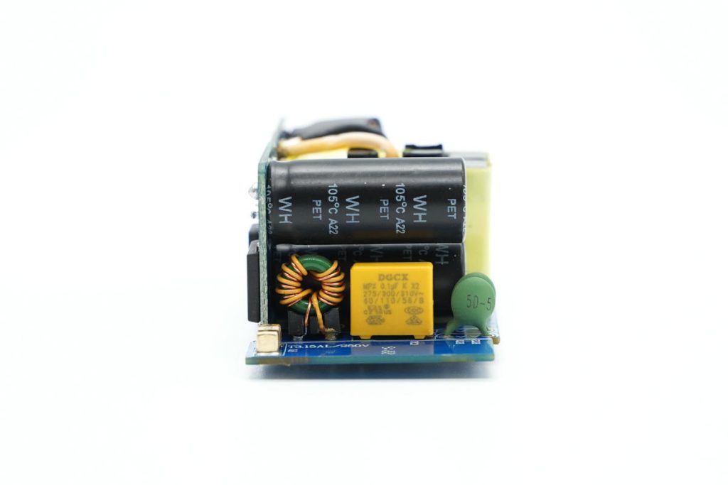 拆解報(bào)告：HKS華科生65W 2C1A氮化鎵快充充電器-充電頭網(wǎng)