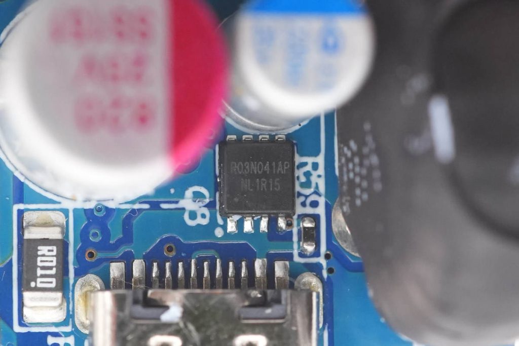拆解報(bào)告：HKS華科生65W 2C1A氮化鎵快充充電器-充電頭網(wǎng)